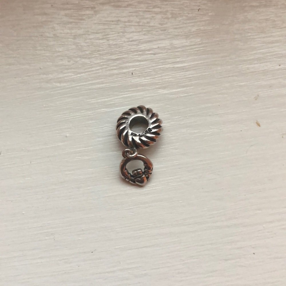 claddagh heart with hands and crown charm pandora